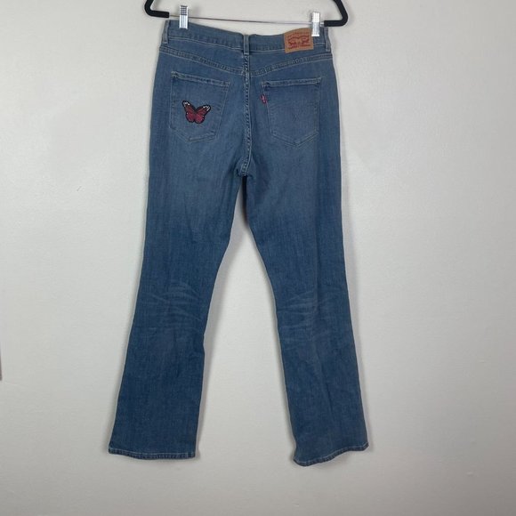 Levi's Woman's Sz‎ 6 Classic Boot Cut Light Wash Mid Rise Butterfly Patch Girly - Picture 6 of 7
